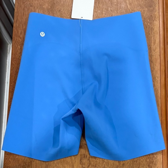 Lululemon Glow Up Super-High-Rise Short 6" Pool Party - Picture 5 of 8